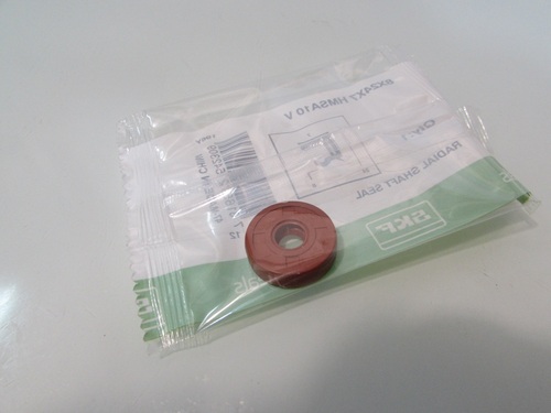 Сальник  8x24x7 HMSA10 V SKF, Фото