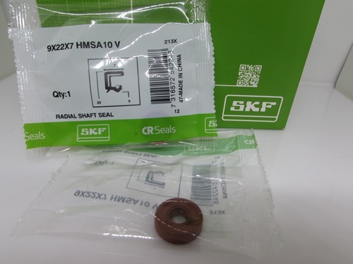 Сальник 9х22х7 HMSA10 V SKF, Фото