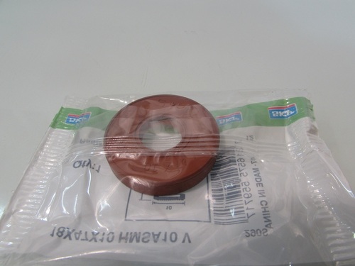 Сальник  18x47x10 HMSA10 V SKF, Фото